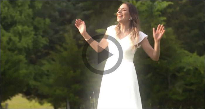 VIDEO PREMIERE: Cheri Farina 