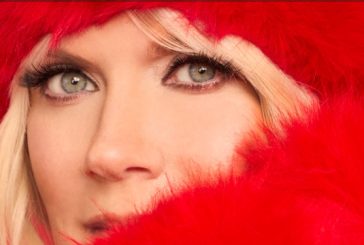 Natalie Grant Signs with Capitol CMG and Announces New Holiday Album
