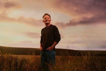Chris Tomlin Prays Over the Nation at Charlie Kirk’s Memorial Service •