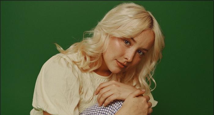 Claire Leslie Announces Acting Debut